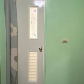  清品 QinPin｜門窗・窗簾・居家修繕 |彩繪玻璃塑鋼門 |浴室門|廁所門